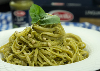 Linguine al Pesto alla Genovese: Πέστο -κι’ έγινε
            