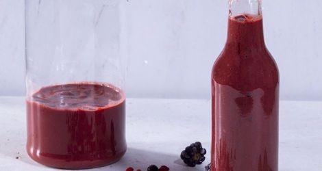 Smoothie με μούρα και μάτσα