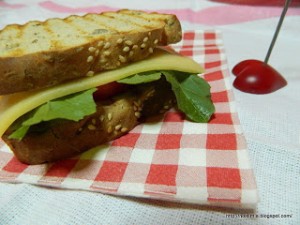 Νόστιμο σπιτικό ψωμί για τοστ - Tasty homemade toast bread