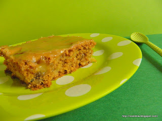 Μίλα μου για μήλα Apple cake with brown sugar glaze