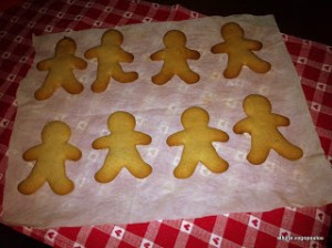 gingerbread people το χριστουγεννιάτικο μπισκοτάκι