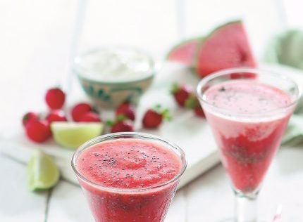 Smoothie ντομάτα φράουλα και καρπούζι