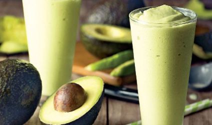 Smoothie με μπανάνα και αβοκάντο