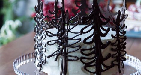 Χριστουγεννιάτικη τούρτα με σοκολατένια δέντρα