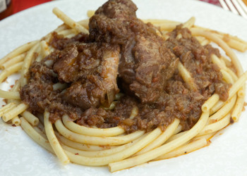 Μια Συγκλονιστική Κερκυραϊκή Παστιτσάδα με Κόκορα