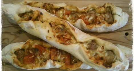 Πεινιρλί με σουβλάκι