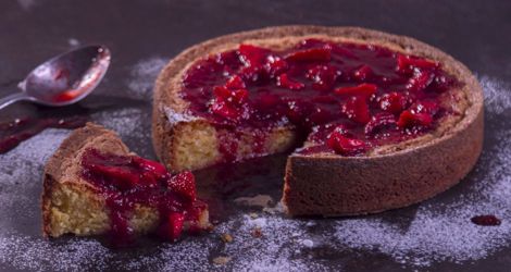 Κέικ με λεμόνι και φράουλες