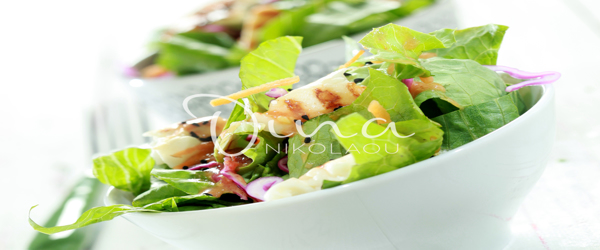 ΣΑΛΑΤΑ ΜΕ ΧΑΛΟΥΜΙ ΚΑΙ ΛΑΔΟΞΙΔΟ ΜΕ ΧΥΜΟ ΝΤΟΜΑΤΑΣ