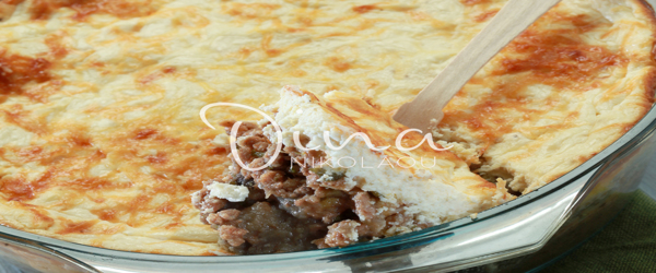 ΜΟΥΣΑΚΑΣ ΕΛΑΦΡΥΣ ΜΕ ΠΟΥΡΕ ΜΕΛΙΤΖΑΝΑΣ