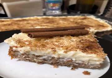 Καρυδόπιτα με κρέμα Υπέροχη γεύση