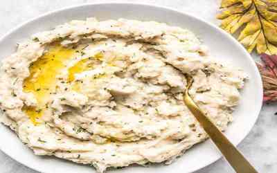 Πατατοσαλάτα πουρέ με σκόρδο