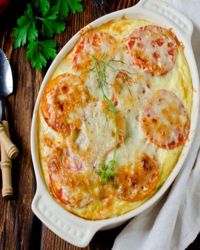 Λευκό Ψάρι με Ντομάτα τυρί και ρύζι στο Φούρνο