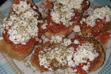 Ντάκος με σκόρδο
