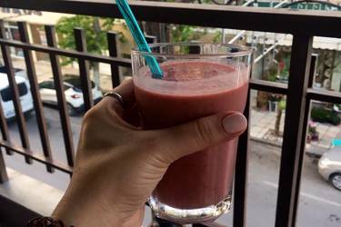 Παγωμένο smoothie με φράουλα
