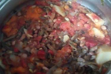 Φασολάκια πράσινα με πατάτες και κίτρινη κολοκύθα
