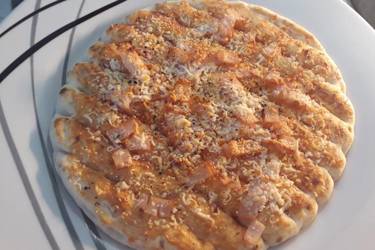 Πίτσα με πίτα από σουβλάκι