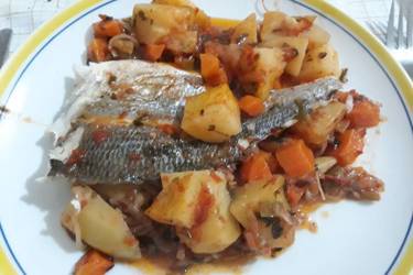 Ψάρι στο φούρνο (αλά σπετσιώτα)
