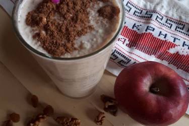 Smoothie με γεύση μηλόπιτα
