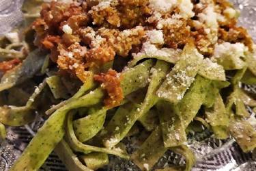 Ταλιατέλες από σπανάκι με κιμά σόγιας
