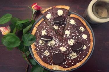 Τάρτα με κρέμα σοκολάτα και μπισκότα Oreo
