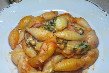 Ζυμαρικά με σπανάκι
