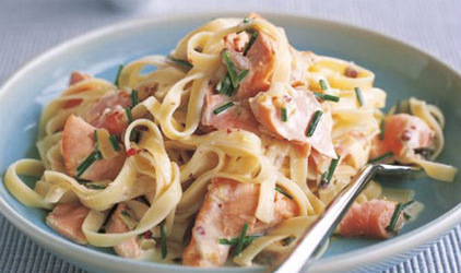 Φετουτσίνι με σολομό και κρέμα γάλακτος