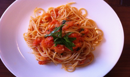 Σπαγγέτι με σάλτσα μαρινάρα