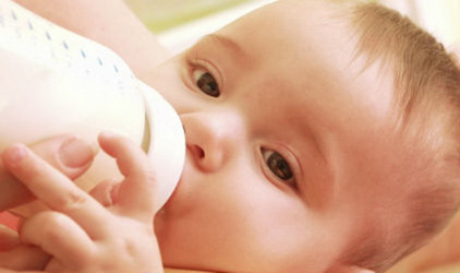 Ζωμός στο μπιμπερό