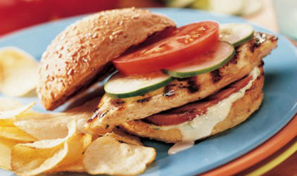 Σάντουιτς με κοτόπουλο και ντομάτα