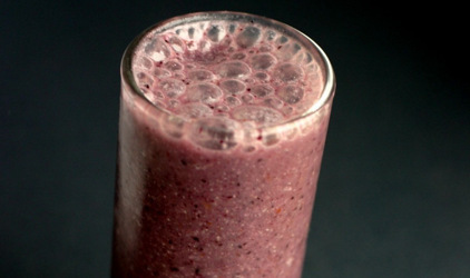 Smoothie μπανάνα δαμάσκηνο μέλι