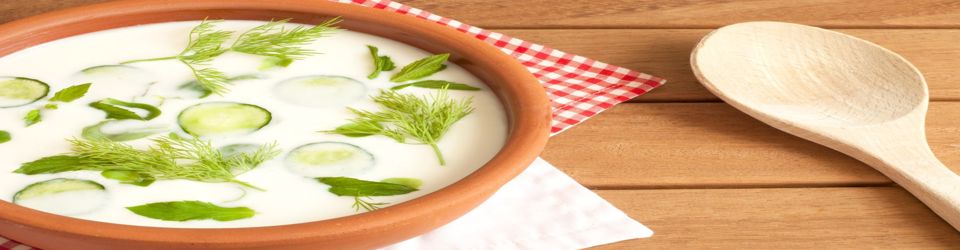 Δροσερή σούπα με γιαούρτι και αγγούρι
