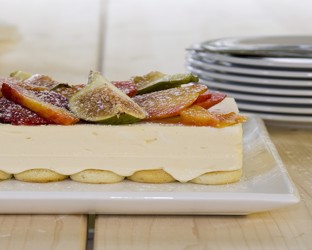 Τούρτα με σύκα και ροδάκινα