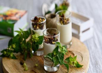 Πανακότα με γάλα καρύδας και φιστικί Αιγίνης		