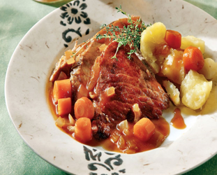 Μοσχάρι με καρότα σιγομαγειρεμένο με μπίρα