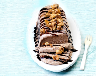 Σεμιφρέντο με χαλβά καραμελωμένα αμυγδαλα και σοκολάτα