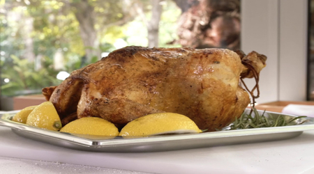 Κοτόπουλο γεμιστό στο φούρνο