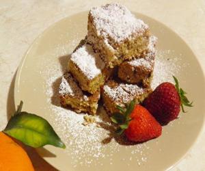 Μπράουνις νηστίσιμα με φράουλες
					