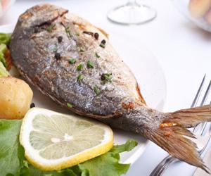 Τσιπούρες στην λαδόκολλα
					