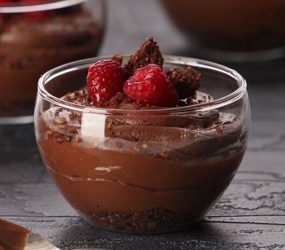 Μους σοκολάτα σε ποτήρι