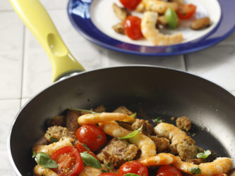 Γαρίδες σαγανάκι σε στυλ κρητικό και μοντέρνο