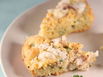 Μπακαλιάρος σε κουρκουτόπιτα και σκορδαλιά