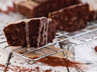 Πουτίγκα με σοκολάτα και χουρμάδες