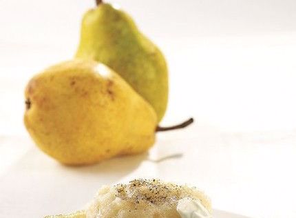 Μους αχλαδιού με μαύρο πιπέρι