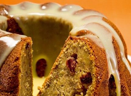 Κέικ με φράουλες και γλάσο λευκής σοκολάτας