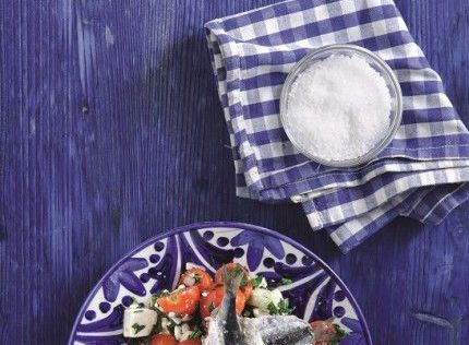 Σαρδελοσαλάτα με αρωματικά και φέτα