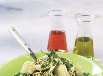 Χορταστική σαλάτα με βλίτα αμπελοφάσουλα και πατάτες