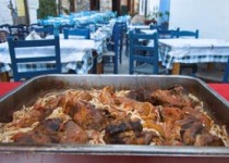 Αρνί γιουβέτσι με μακαρόνια