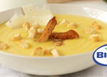 Σούπα από κίτρινη κολοκύθα με μπουκιές γαλοπούλας