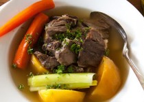 Σούπα με μοσχάρι και λαχανικά
