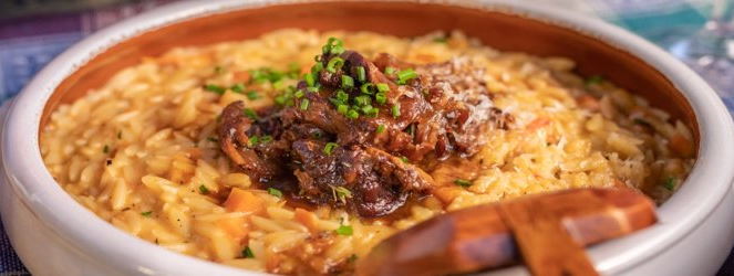 Μοσχαρίσια  ουρά γιουβέτσι με κριθαράκι